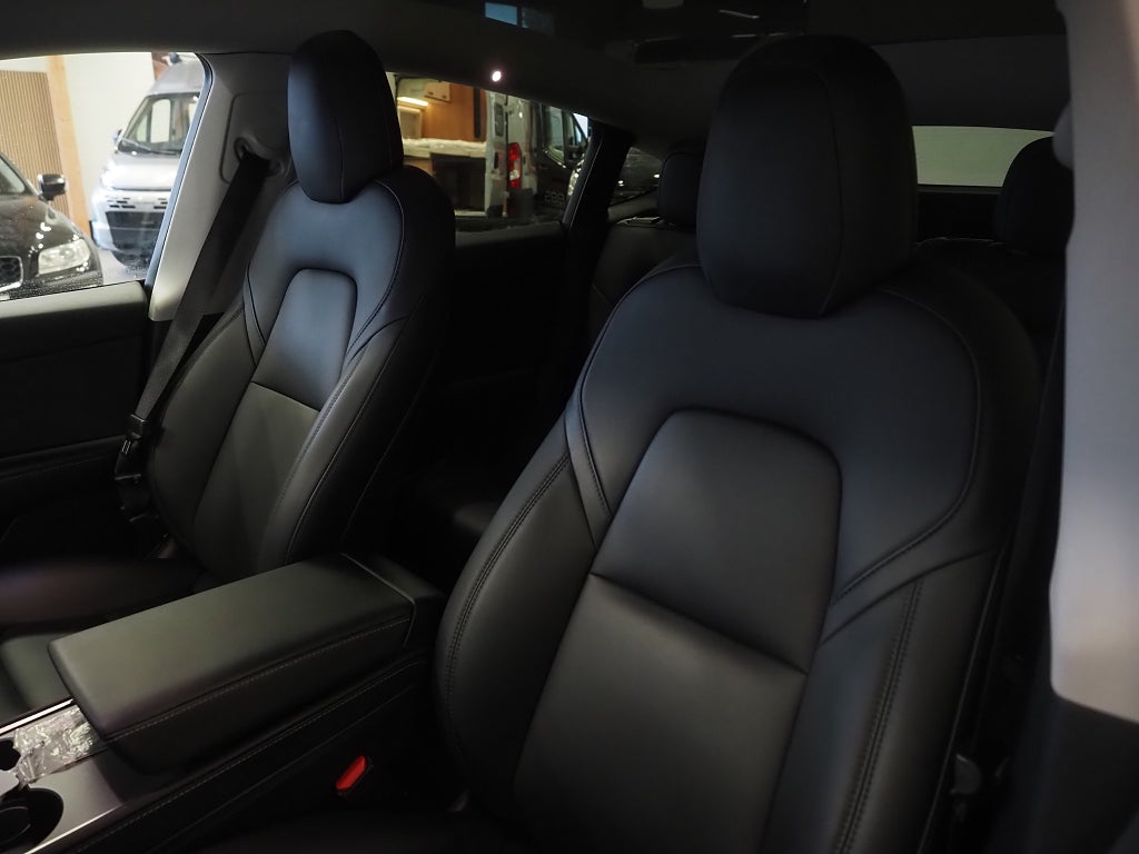 Tesla Model Y Long Range AWD 514hk | Dragkrok | Panoramaglastak | 2021