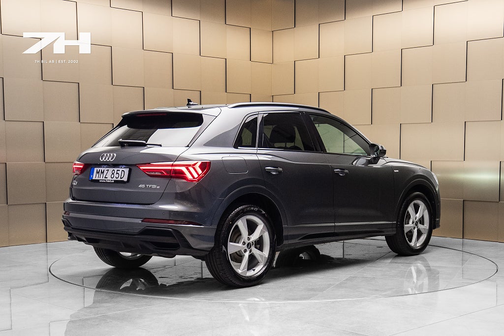 Audi Q3 45 TFSI e S Line Svart Optik / B&O / Kamera / Drag