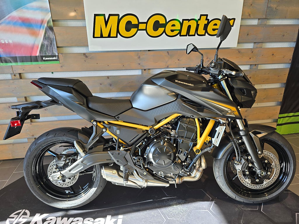 Kawasaki Z650S 