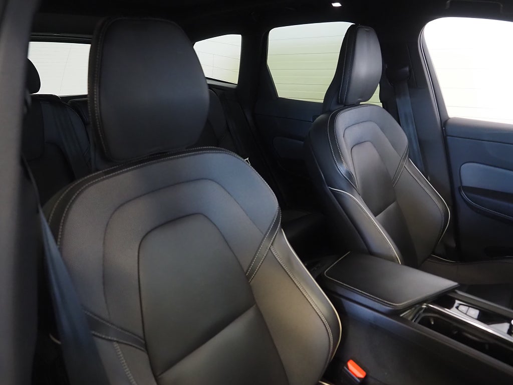 Volvo XC60 Recharge T8 AWD Geartronic R-Design 392hk | Pano | 360° 2022