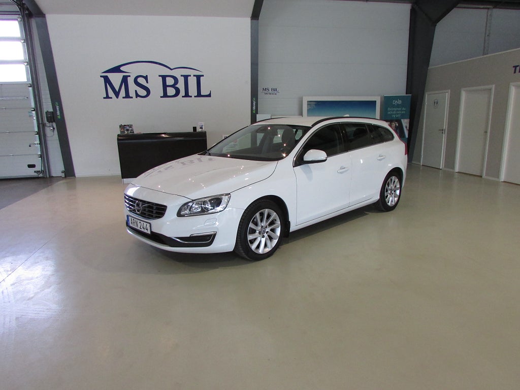 Volvo V60 D2 Momentum Euro 6 DRAG KROK NY SERVAD 