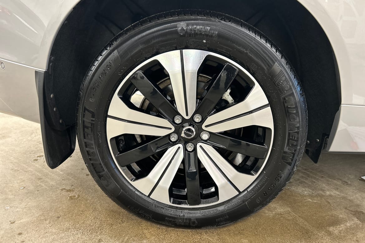 Volvo XC60 T6 Plus Dark Nordic 2025, bild 9/10