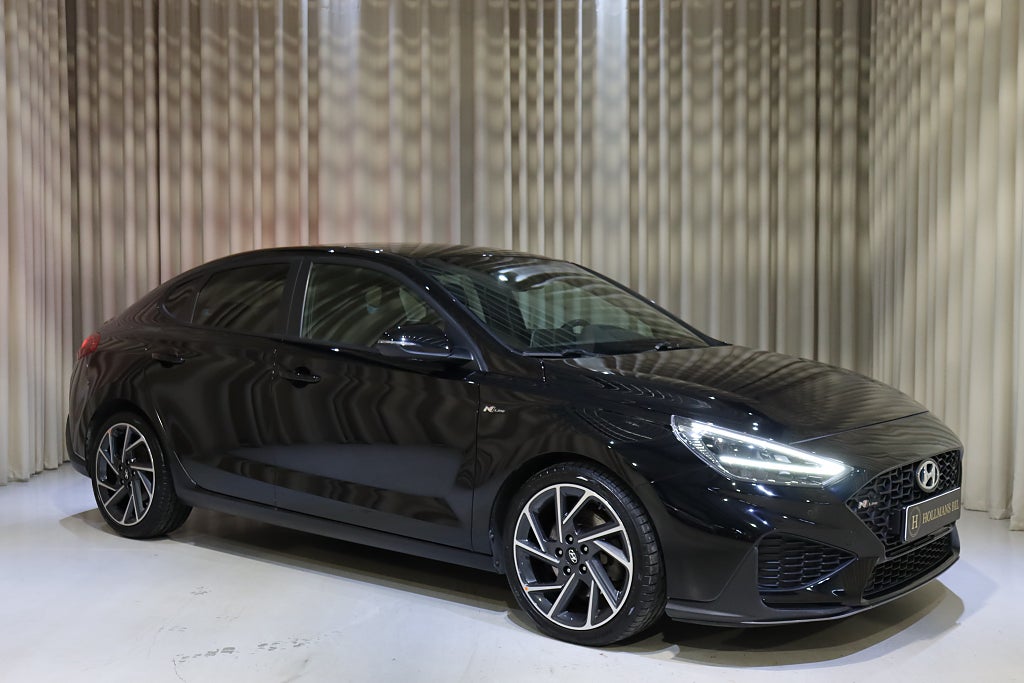Hyundai i30 Fastback 1.5 T-GDI 159HK N Line Auto Navi V-Hjul En Ägare Ny-Ser