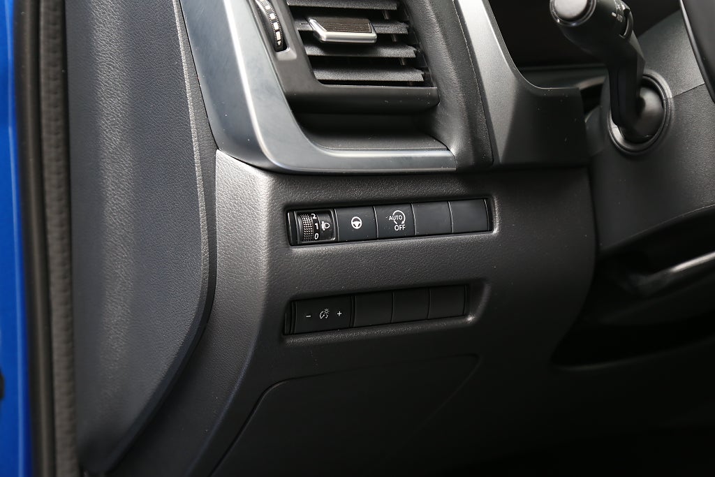 Nissan Qashqai 1,3 DIG-T 158hk XTRONIC-CVT 360°-kamera Navi Leasbar 2025