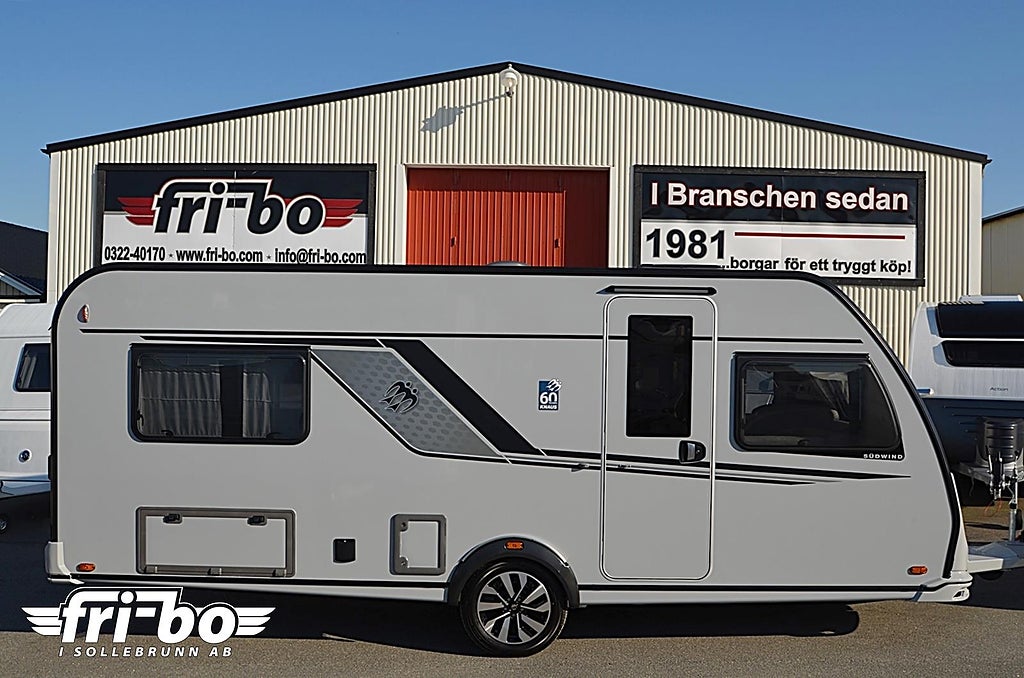 Knaus 540 UE Südwind 60 Years, Långbäddar