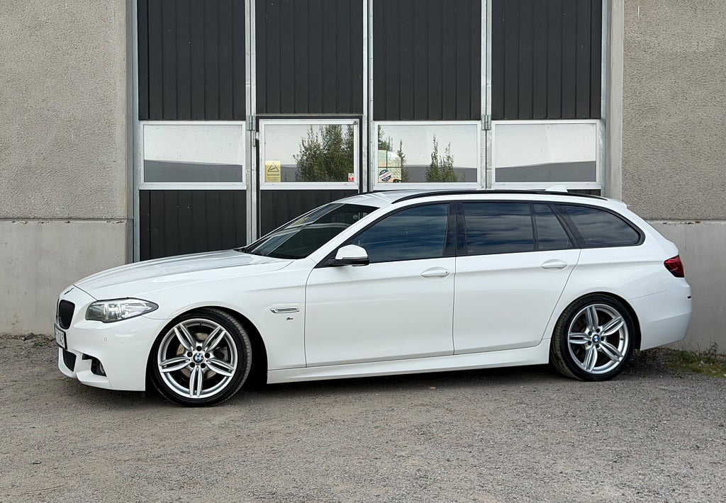 BMW 520d 190HK xDrive Touring M Sport Kamera Drag Navi Rattvärme