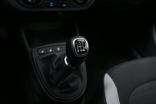 Halvkombi Hyundai i10 16 av 20