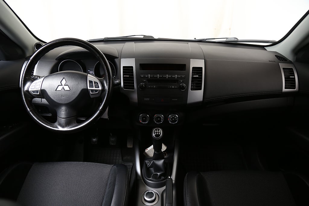 Mitsubishi Outlander 2,4 MIVEC 170hk Comfort AWD 5-Sits 2011