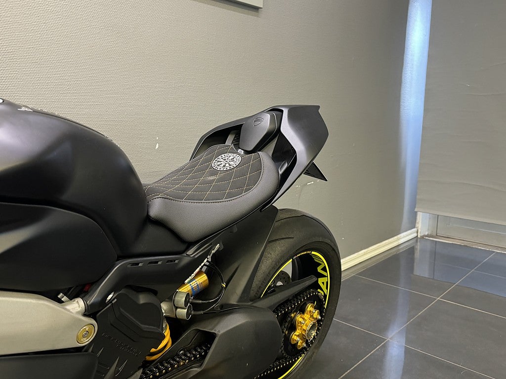 Ducati Panigale V4S DQS | Ventiljusterad | Kamera | Öhlins | Nytt däck