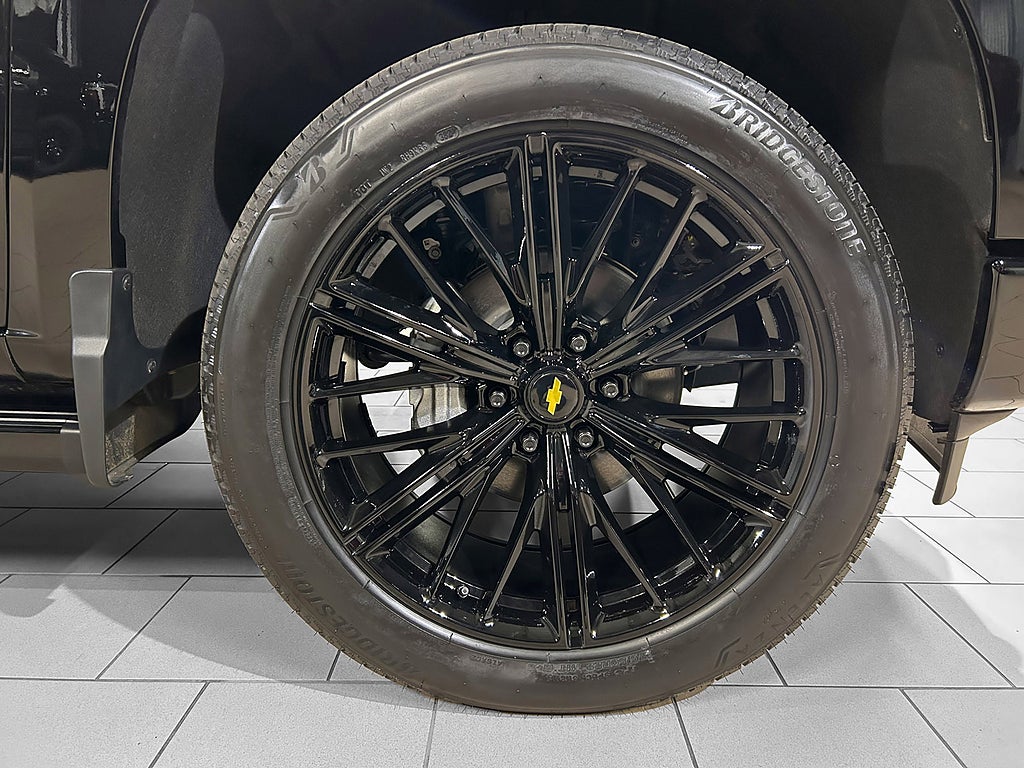 Chevrolet Silverado 2025 - miniatyr 7