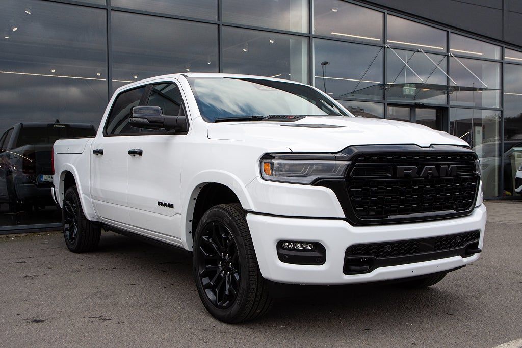 Dodge RAM 1500 Limited Night Rambox 2.384 kr årsskatt! E85