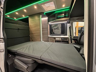 Transportbil - Skåp Volkswagen Crafter 177HK AUT CROSSBUSS 13 av 27
