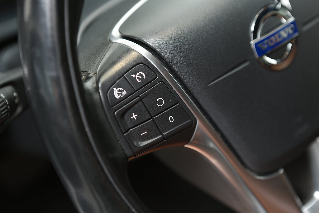 Volvo V60 D6 Plug-in Hybrid Momentum AWD Aut Skinn VOC Drag 2014