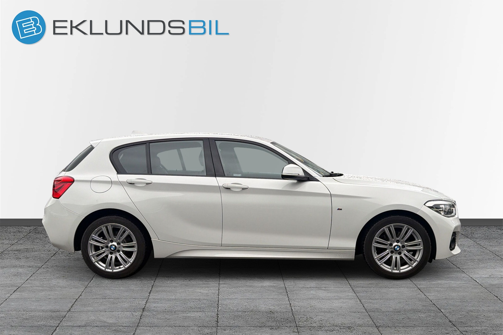 BMW 118d xDrive 5-dörrars M Sport PDC Farthållare Nyserv 2017 - miniatyr 4