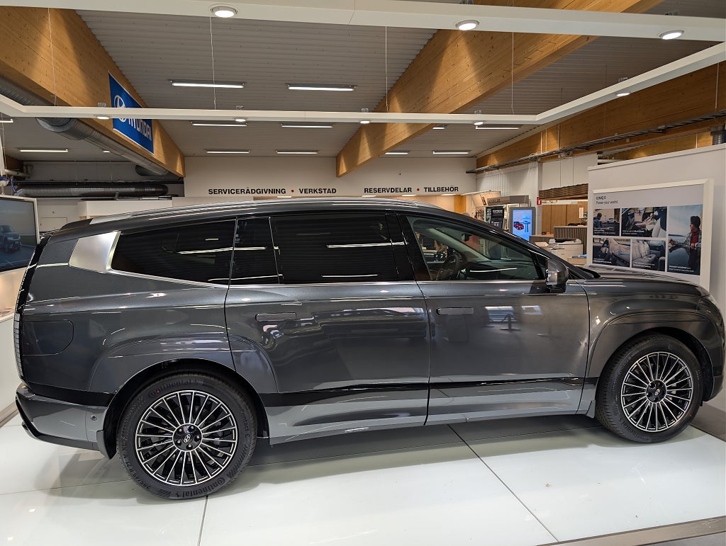 Hyundai IONIQ 9 Performance 110 kWh Calligraphy 6-sitsig Business Lease thumbnail