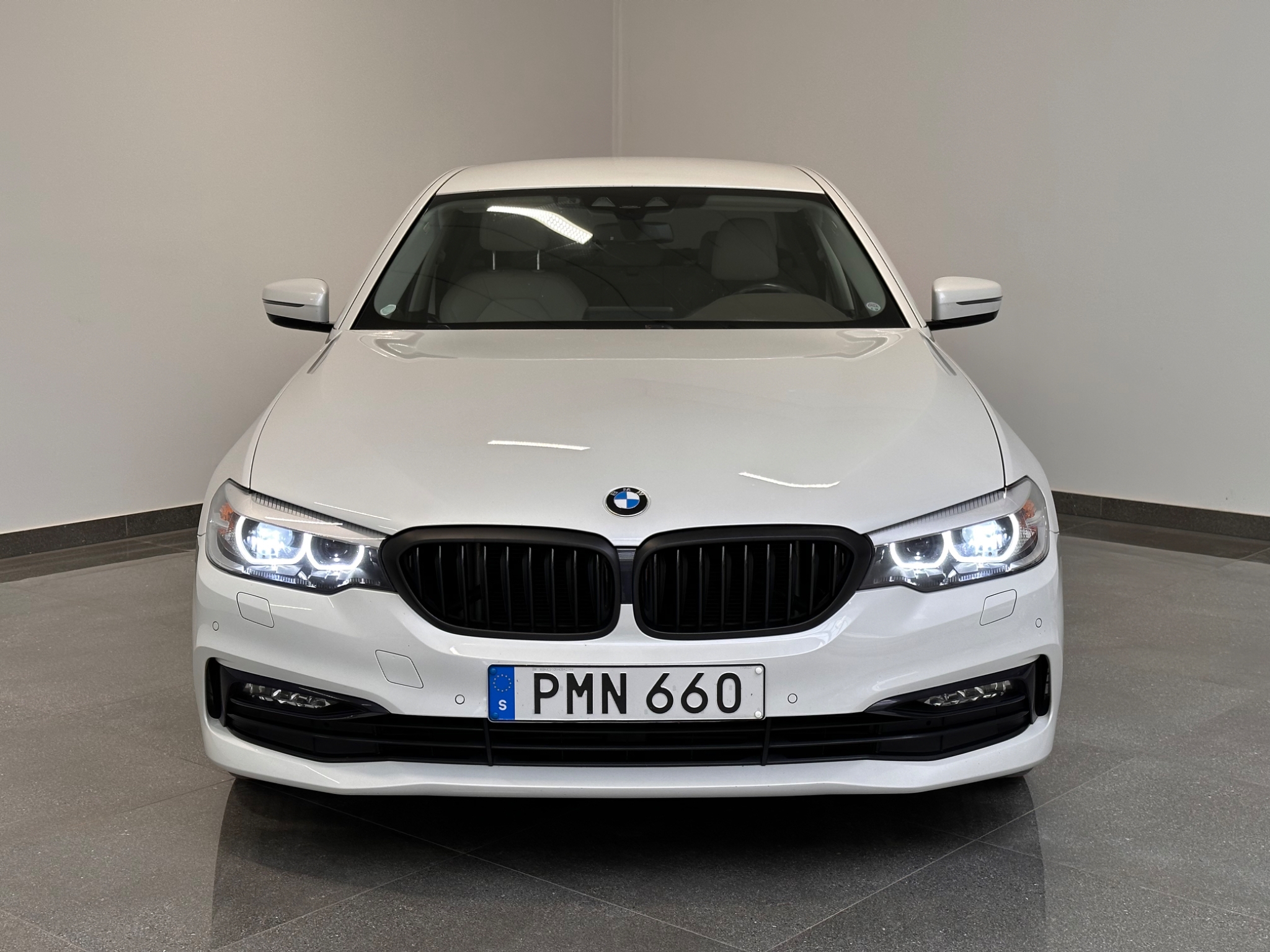 BMW 530 2017, kuva 2/45
