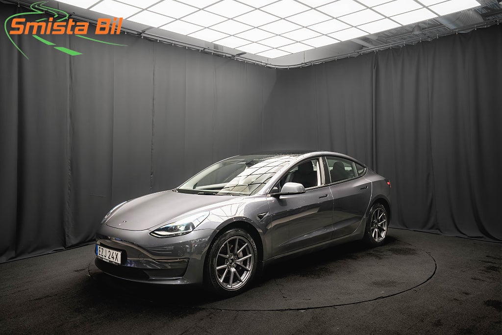 Tesla Model 3 Long Range AWD DRAG PANO LÄDER 1-ÄGARE MOMS