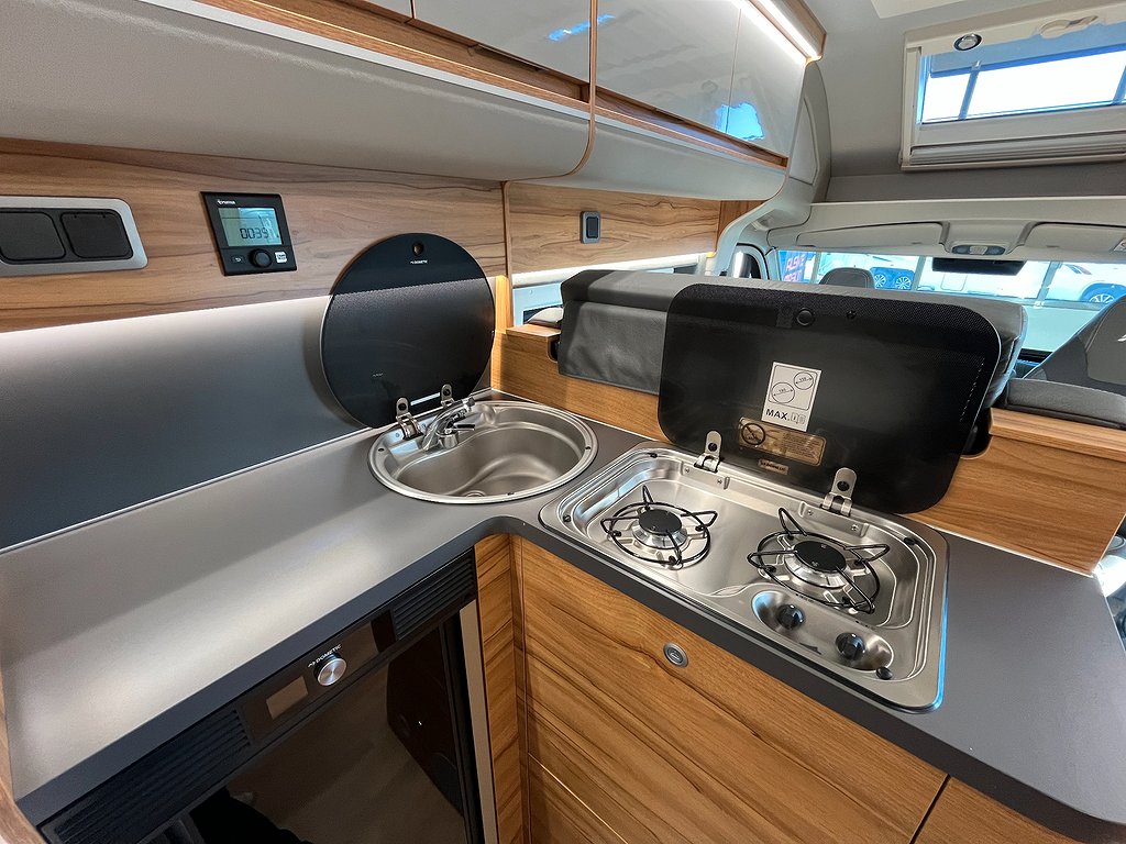 Affinity One 295 / Dragkrok / Litium / Solcell / Våningssäng - Affinity