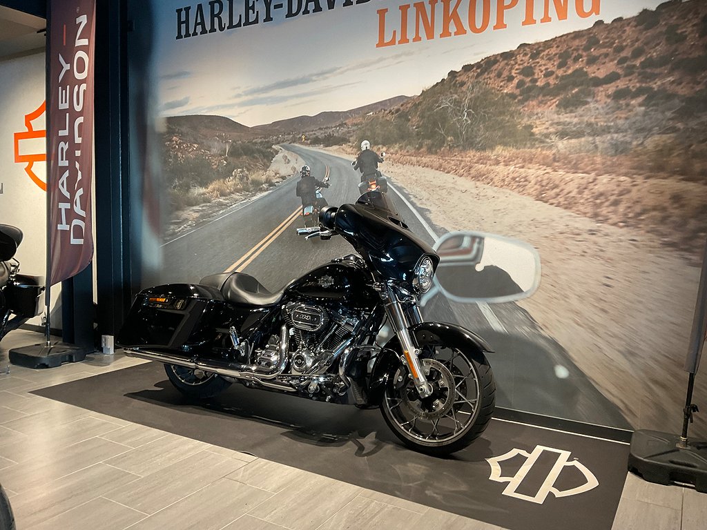 Harley-Davidson Street Glide S inkl 5000:- i presentkort!