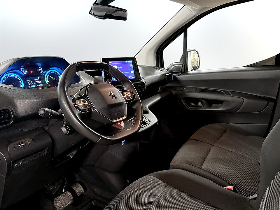 Bild på Peugeot e-Partner PRO+ 50kWh 136hk Aut L2 P-SENSORER NAVI