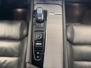 Volvo XC60 T8 TwEn AWD R-Design Drag Mvärm Kamera Pano S&V