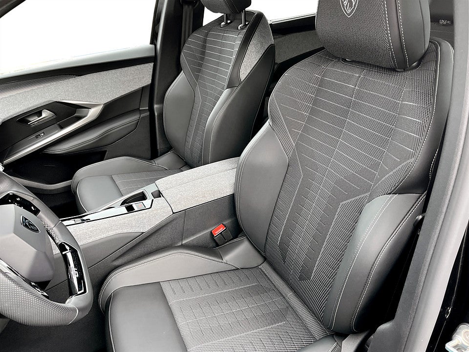 Bild på Peugeot 5008 GT Hybrid 145hk Aut 7-SITS B-KAMERA NAVI