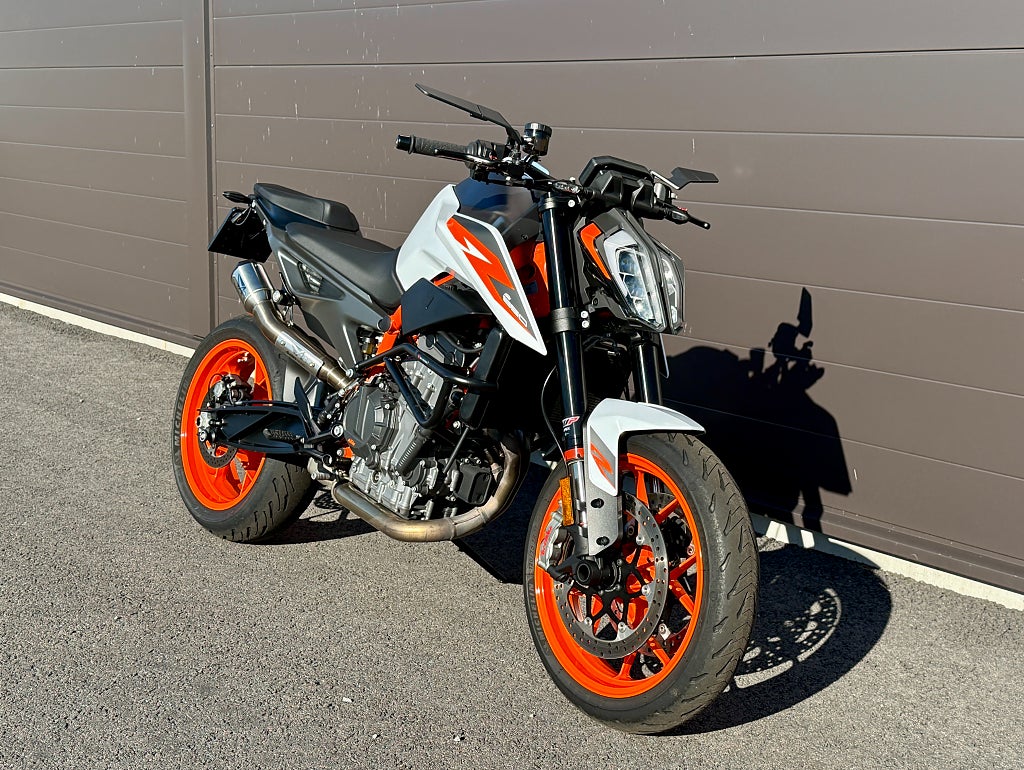 KTM 890 Duke R