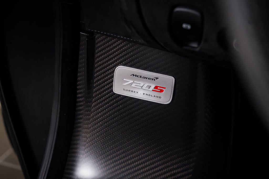 Gallery image 16 of 18