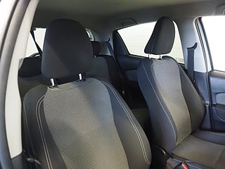 Halvkombi Toyota Yaris 11 av 21