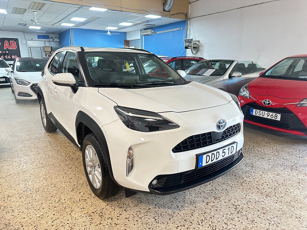 Toyota Yaris Cross Hybrid e-CVT Active Automat Ny Servad 