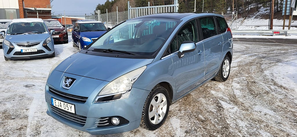 Peugeot 5008 1.6 VTi 120hk Business-Line Panorama Navi Besiktigad 