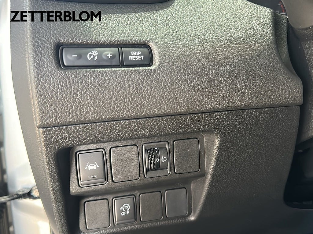 SUV Nissan Qashqai 15 av 17