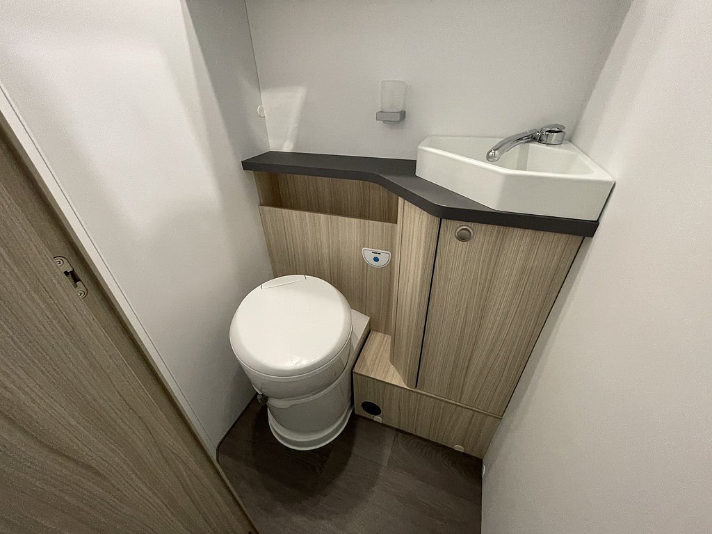 Sun Living S 75 SL /B-körkort/Taksäng /5 bältad/4479kr/mån/Automat9vxl/ - Sun Living