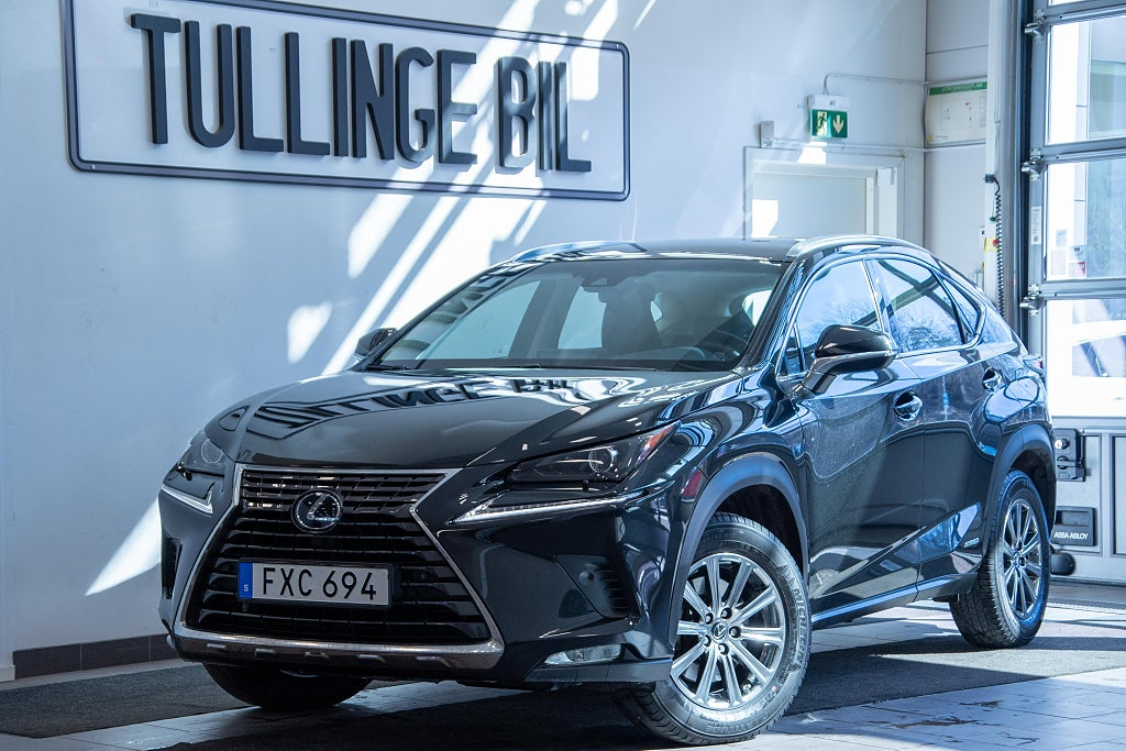 Lexus NX 300h AWD 2.5 Business Line Läder Drag Värm B-Kamera 17"