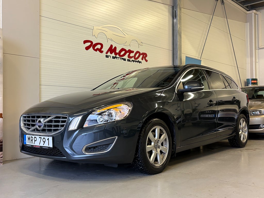 Volvo V60 T3 R-Design Momentum Euro 5