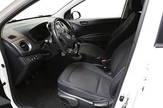 Halvkombi Hyundai i10 8 av 17