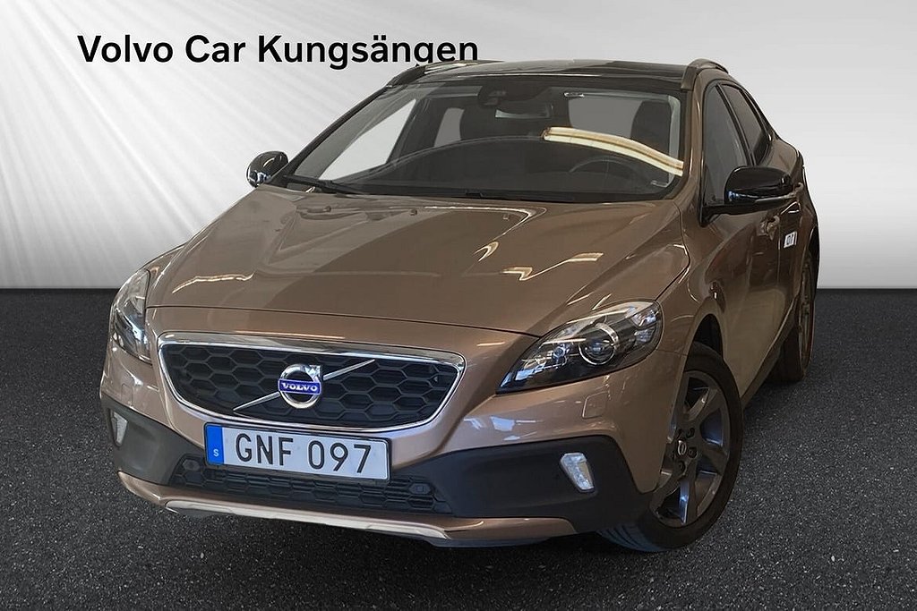 Volvo V40 Cross Country D3 Summum BE PRO Pano Keyless Navi B-Kamera P-Assist