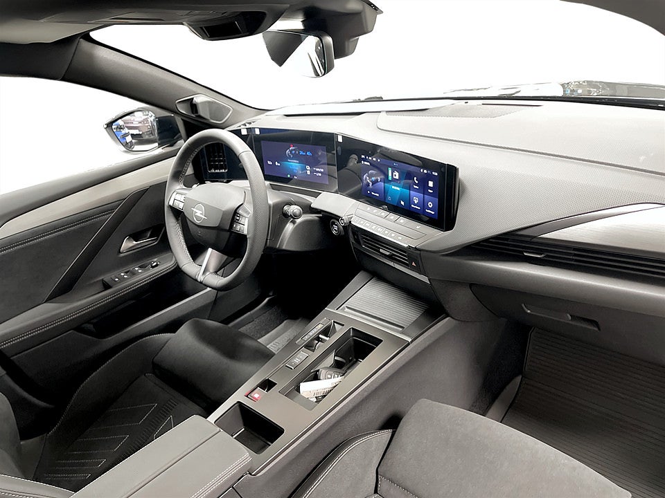 Bild på Opel Astra Sports Tourer GS PHEV 195hk - OMGÅENDE LEVERANS!