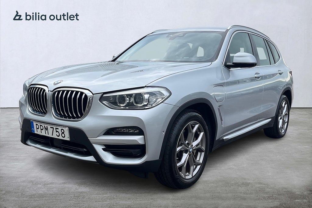 BMW X3 xDrive30e X Line 292hk / Drag Kamera Värmare CarPlay