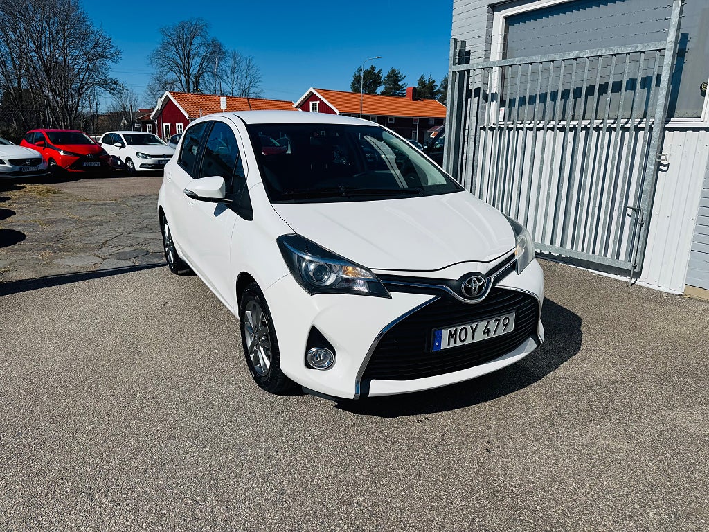 Toyota Yaris 1.33 VVT-i 99HK DUAL ACTIVE / 7300Mil / 1 ÄGARE