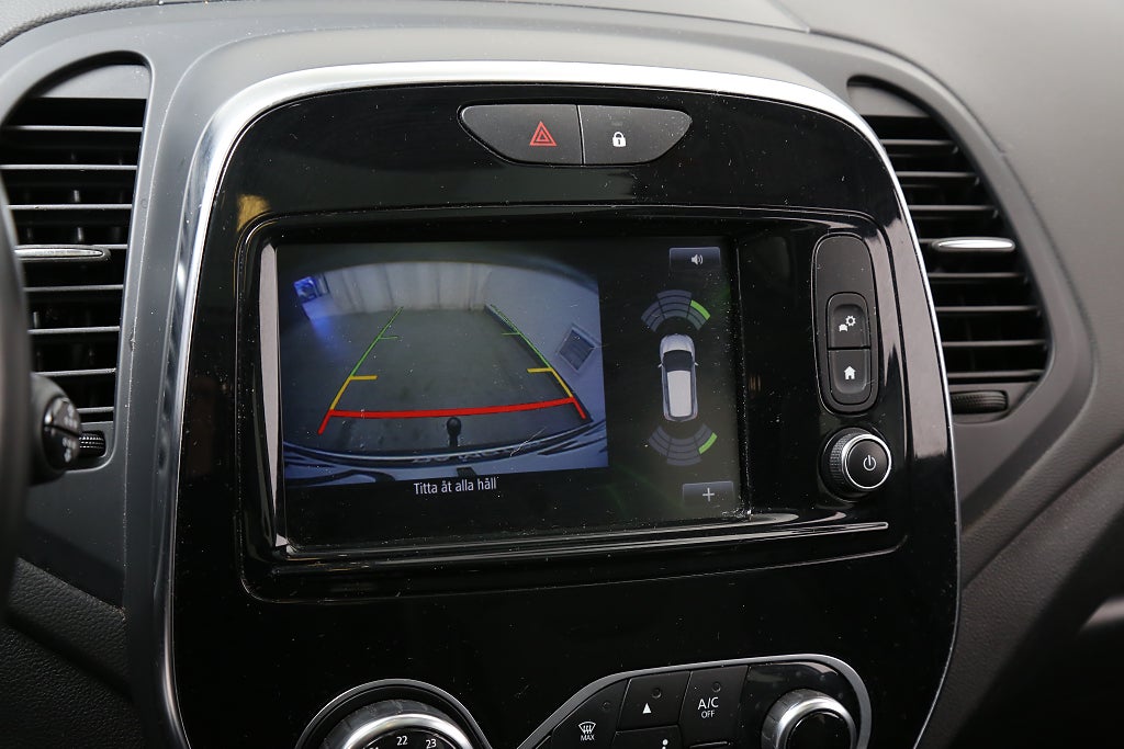 Renault Captur 1,2 TCe BOSE Navi Kamera Pano ”En Svensk Klassiker”