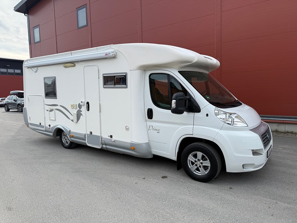 Fiat elnagh Prince 550L 131hk dubbelbädd Solcell,Markis,cykelställ, 