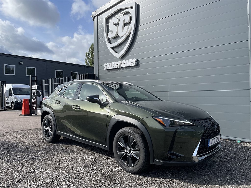 Lexus UX 250h Comfort  E-Four CVT, 184hk