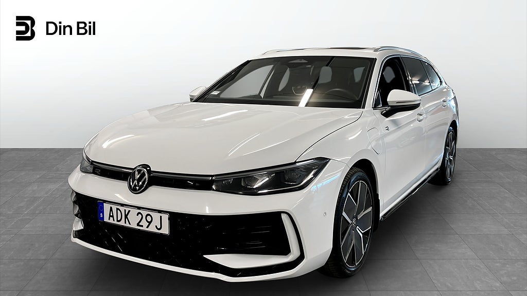 Volkswagen Passat 1.5 TSI eHybrid 272HK DSG/ Pano & Drag