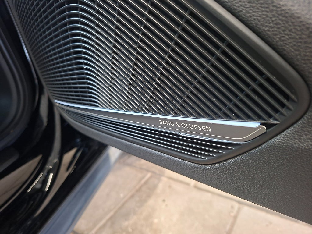 Audi A4 2017 - miniatyr 9