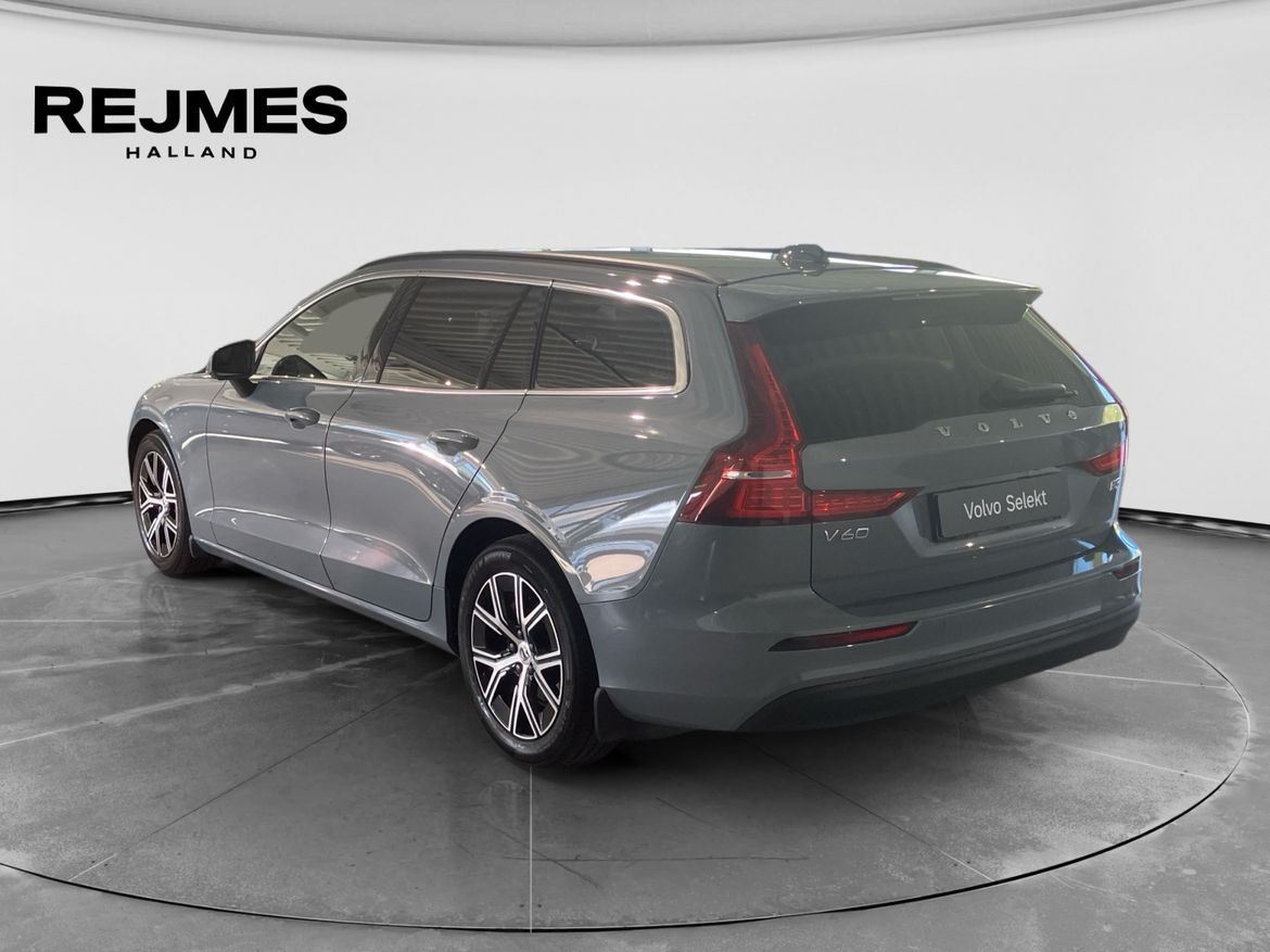 Volvo V60 B3 Bensin Core 2023, photo 2/10