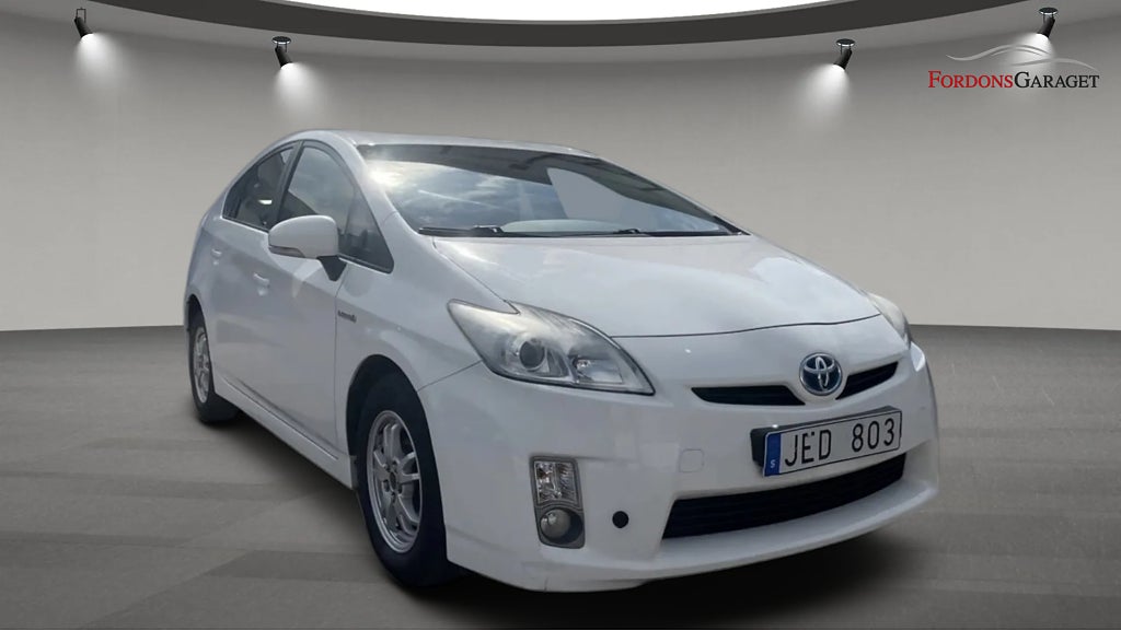 Toyota Prius Hybrid CVT 136HK SVENSKSÅLD ENDAST 11100MIL!