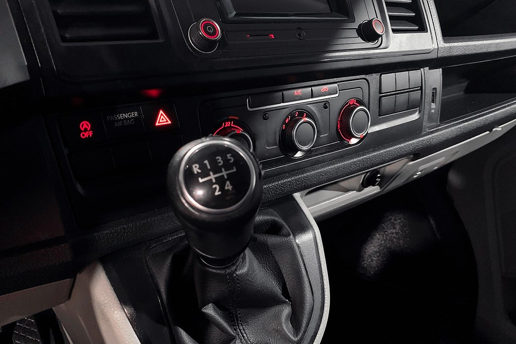 Volkswagen Transporter T30 2.0 TDI | Värmare | Mkt bytt! | Drag | Nybes UA