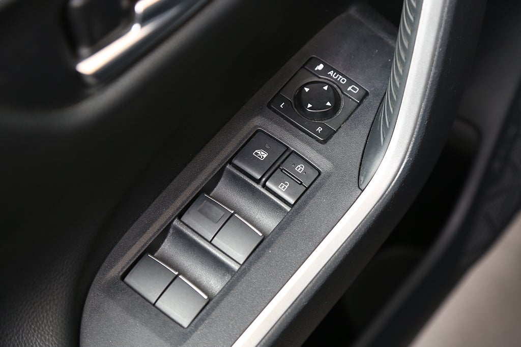 Toyota RAV4 2,5 Hybrid E-CVT Executive 2WD JBL Navi Skinn Dragkrok 2019