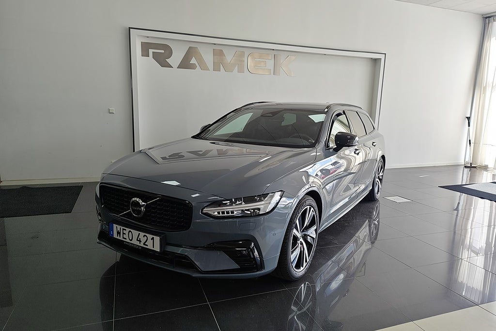 Volvo V90 2022 - miniatyr 2